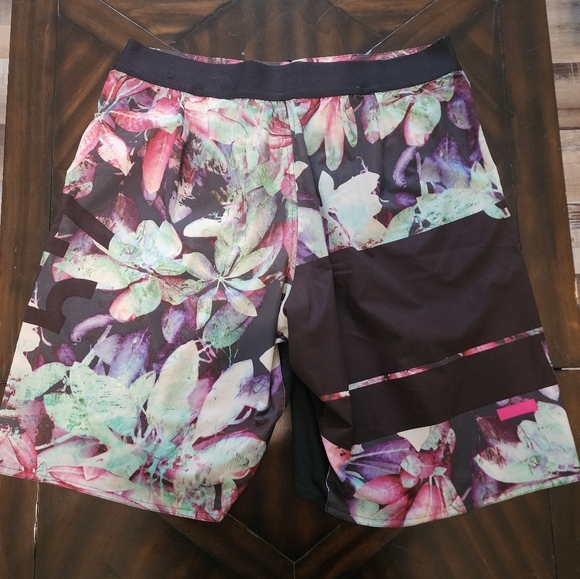 Reebok Boardshorts - Picture 2 of 3